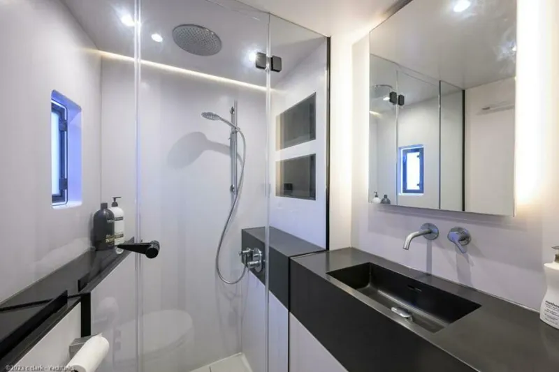 Slide: The Image of Sunreef 60 NERO- Head 2022 Sunreef 60 NERO 60P - 5933538