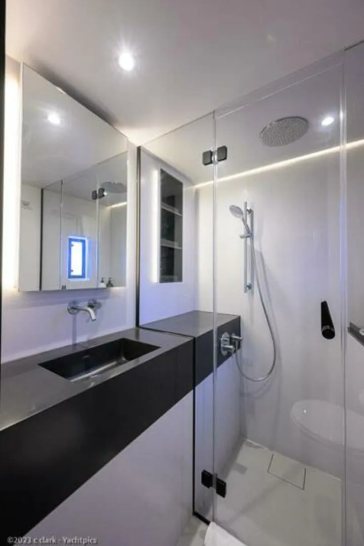 Slide: The Image of Sunreef 60 NERO- Head  2022 Sunreef 60 NERO 60P - 5933553