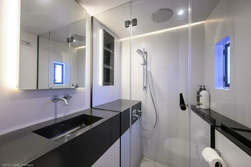 Slide: The Image of Sunreef 60 NERO- Head  2022 Sunreef 60 NERO 60P - 5933554