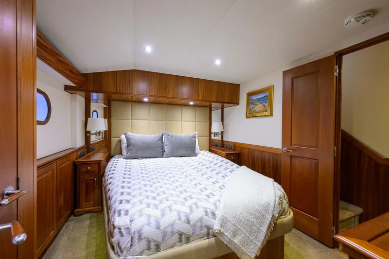 Slide: The Image of Hatteras 63 Reelin N Dealin - Interior Master Stateroom 2013 Hatteras 63 Convertible Reelin N Dealin - 5934090