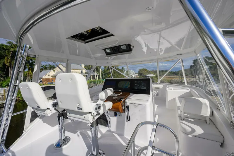 Slide: The Image of Hatteras 63 Reelin N Dealin - Exterior Flybridge 2013 Hatteras 63 Convertible Reelin N Dealin - 5934210