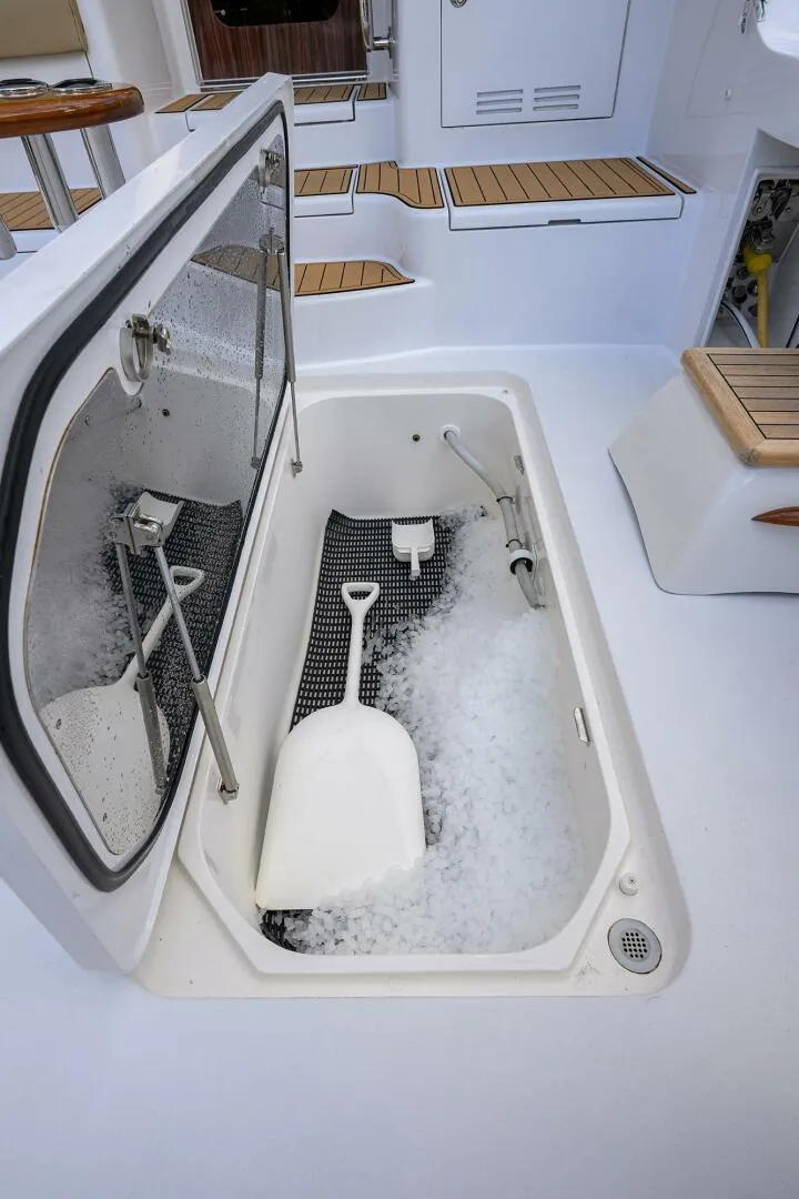 Slide: The Image of Hatteras 63 Reelin N Dealin - Exterior Cockpit 2013 Hatteras 63 Convertible Reelin N Dealin - 5934225