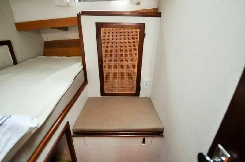 Slide: The Image of Jarvis Newman 46 Flybridge Downeast 1988 - 5933910