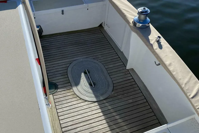 Slide: The Image of Jarvis Newman 46 Flybridge Downeast 1988 - 5933874