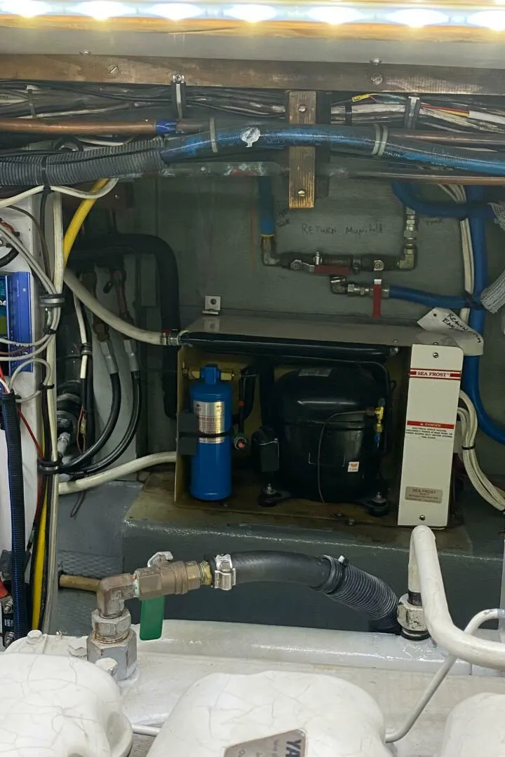 Slide: The Image of Jarvis Newman 46 Flybridge Downeast 1988 - 5933950