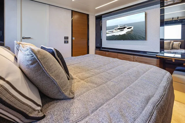 Slide: The Image of Absolute 64 Navetta 2022 - 128