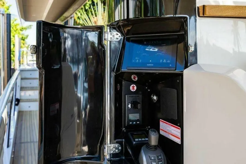 Slide: The Image of Absolute 64 Navetta 2022 - 5934497