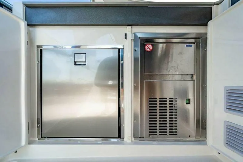 Slide: The Image of Absolute 64 Navetta 2022 - 5934496