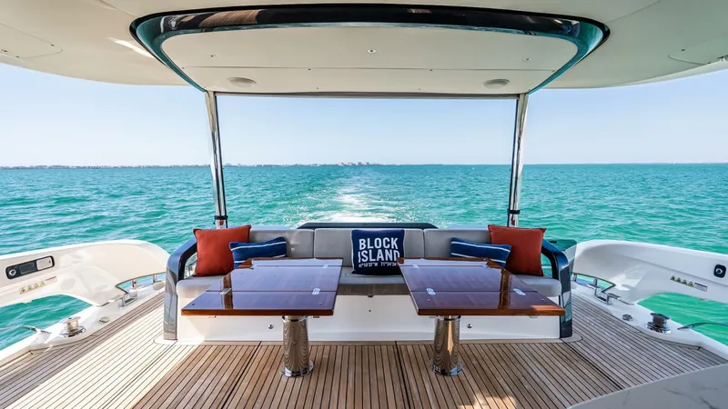 Slide: The Image of Absolute 64 Navetta 2022 - 5990127