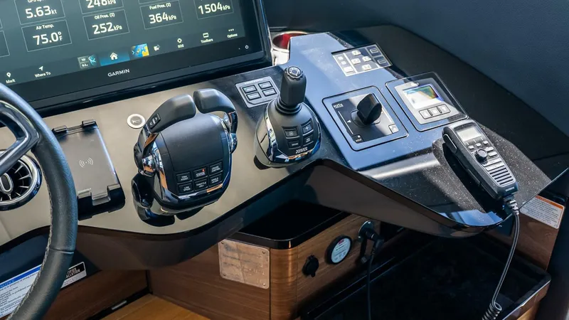 Slide: The Image of Absolute 64 Navetta 2022 - 5990138