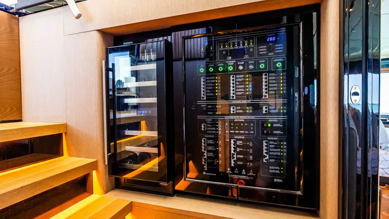 Slide: The Image of Absolute 64 Navetta 2022 - 5990142