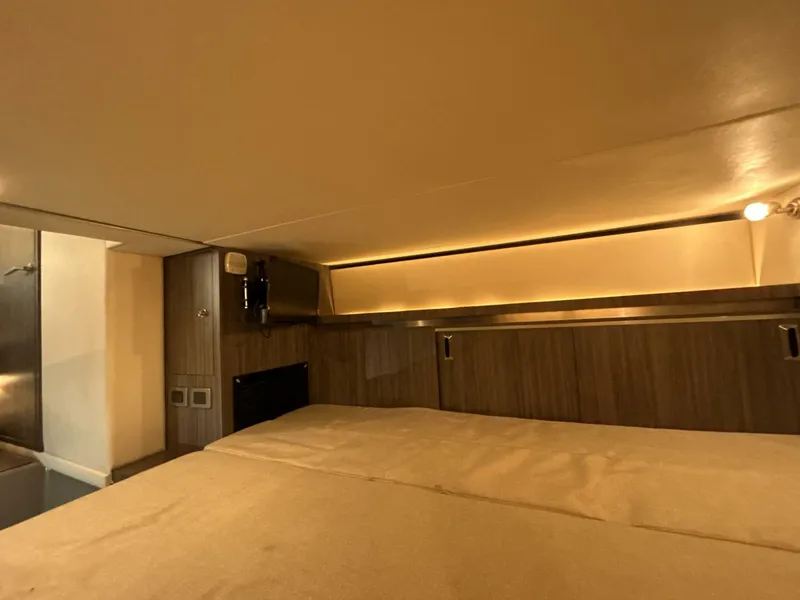 Slide: The Image of Sea Ray 320 Sundancer 2021 - 5934802