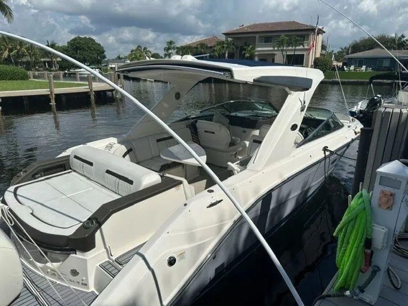 Slide: The Image of 2018 Sea Ray SLX 310 - Sales Therapy Sales Therapy - 2018 Sea Ray SLX 310 - 7681198