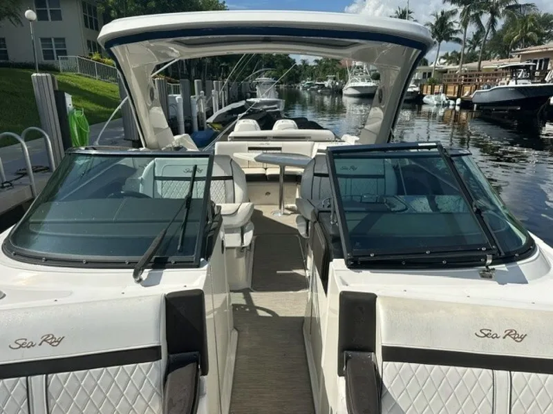 Slide: The Image of 2018 Sea Ray SLX 310 - Sales Therapy Sales Therapy - 2018 Sea Ray SLX 310 - 6754328