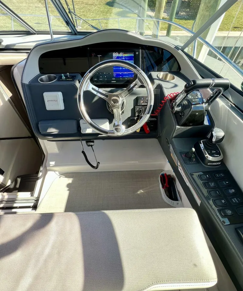 Slide: The Image of Regal 33 XO 2021 - 5934846