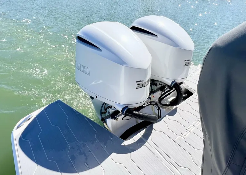 Slide: The Image of Regal 33 XO 2021 - 5934851