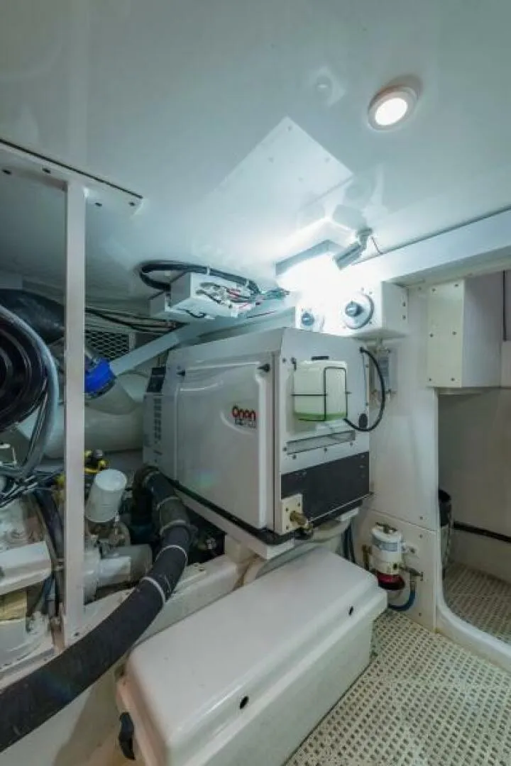 Slide: The Image of Post 53 - Ros Lyn - Engine Room 2007 Post 53 Convertible - Ros Lyn - 7379563