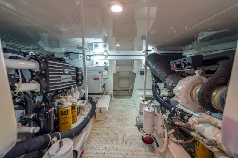 Slide: The Image of Post 53 - Ros Lyn - Engine Room 2007 Post 53 Convertible - Ros Lyn - 7379561