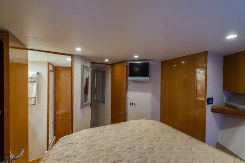 Slide: The Image of Post 53 - Ros Lyn - VIP Stateroom 2007 Post 53 Convertible - Ros Lyn - 7379550