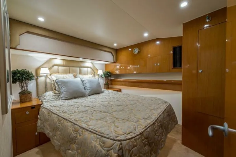 Slide: The Image of Post 53 - Ros Lyn - Master Stateroom 2007 Post 53 Convertible - Ros Lyn - 7379542