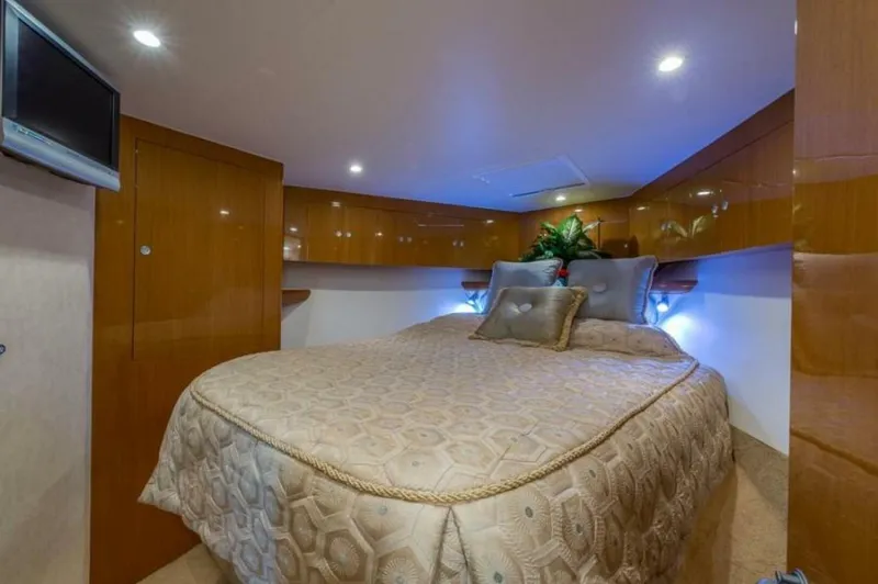 Slide: The Image of Post 53 - Ros Lyn - VIP Stateroom 2007 Post 53 Convertible - Ros Lyn - 7379547