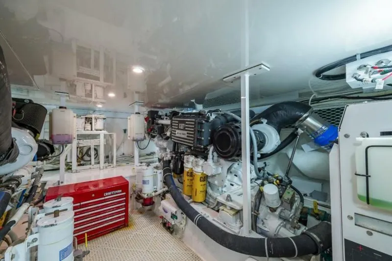 Slide: The Image of Post 53 - Ros Lyn - Engine Room 2007 Post 53 Convertible - Ros Lyn - 7379557