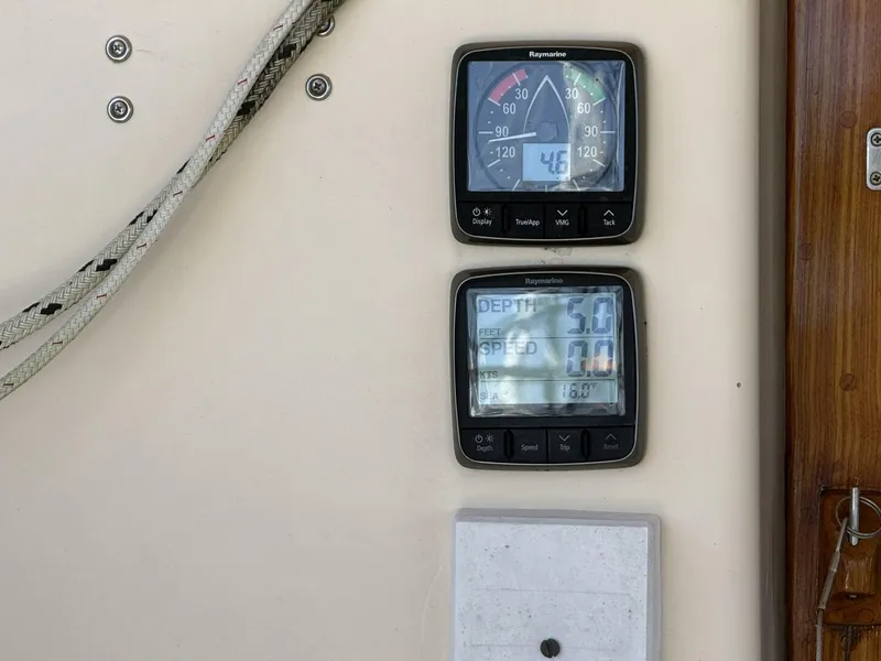 Slide: The Image of Island Packet 380 1999 - 5935508