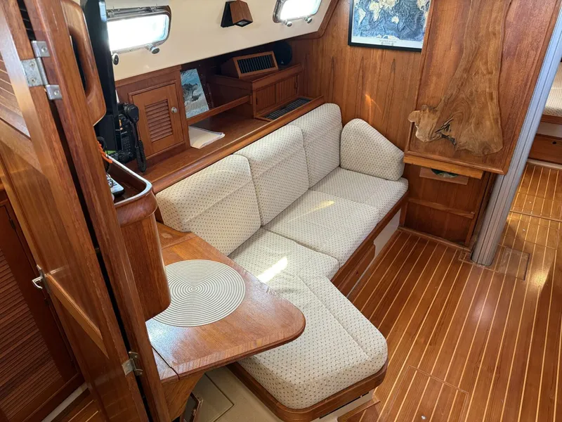 Slide: The Image of Island Packet 380 1999 - 5935513