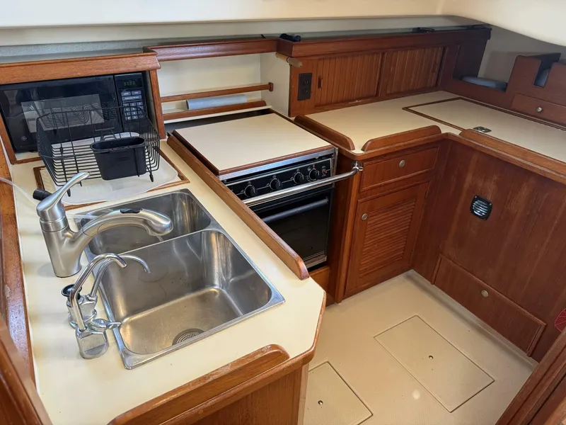 Slide: The Image of Island Packet 380 1999 - 5935515