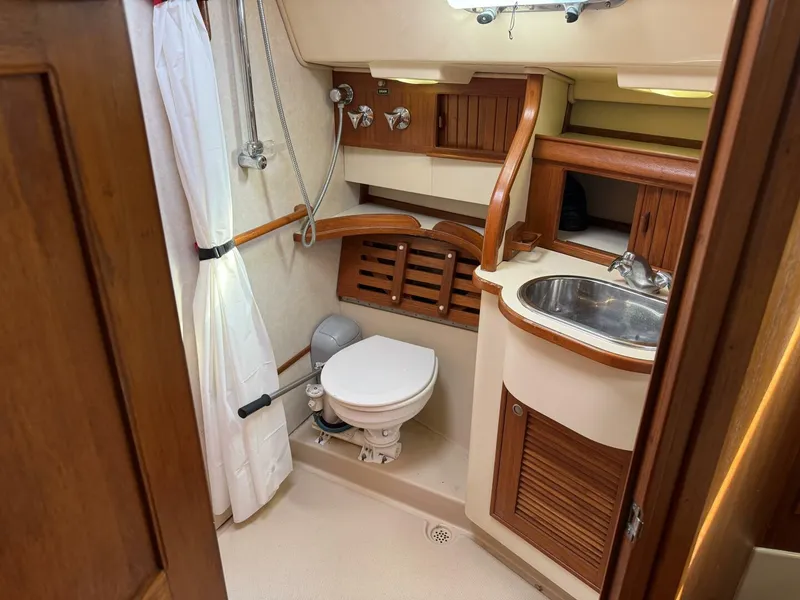 Slide: The Image of Island Packet 380 1999 - 5935523