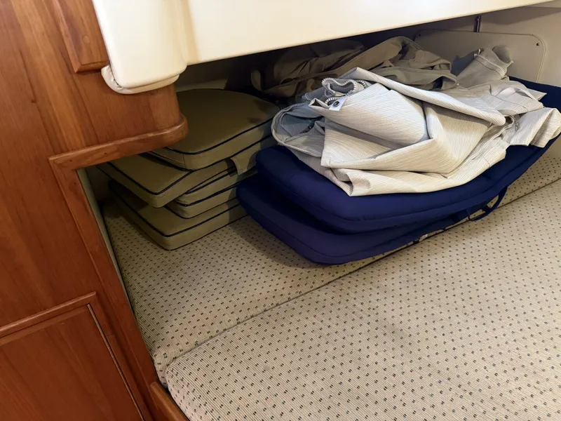 Slide: The Image of Island Packet 380 1999 - 5935527