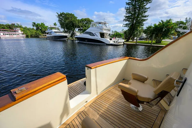 Slide: The Image of Hatteras 78 Cockpit Motor Yacht 1991 - 7650534