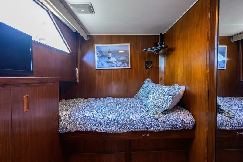 Slide: The Image of Hatteras 78 Cockpit Motor Yacht 1991 - 7650513