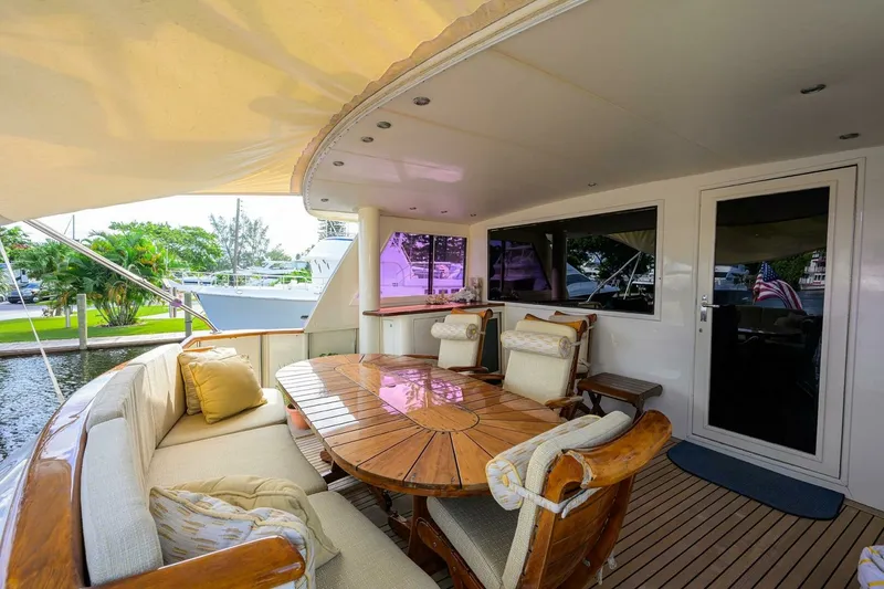Slide: The Image of Hatteras 78 Cockpit Motor Yacht 1991 - 7650542