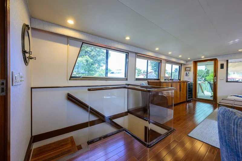 Slide: The Image of Hatteras 78 Cockpit Motor Yacht 1991 - 7650526