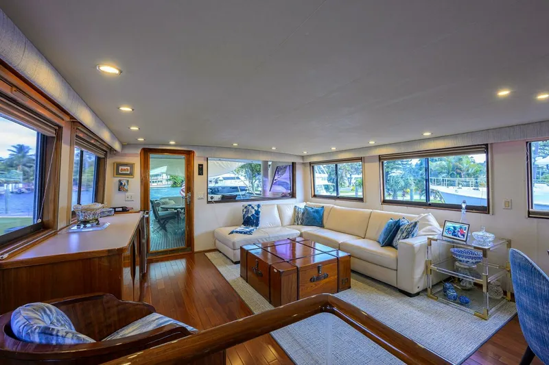 Slide: The Image of Hatteras 78 Cockpit Motor Yacht 1991 - 7650532