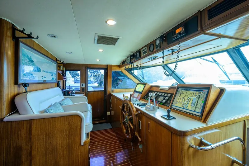 Slide: The Image of Hatteras 78 Cockpit Motor Yacht 1991 - 7650520