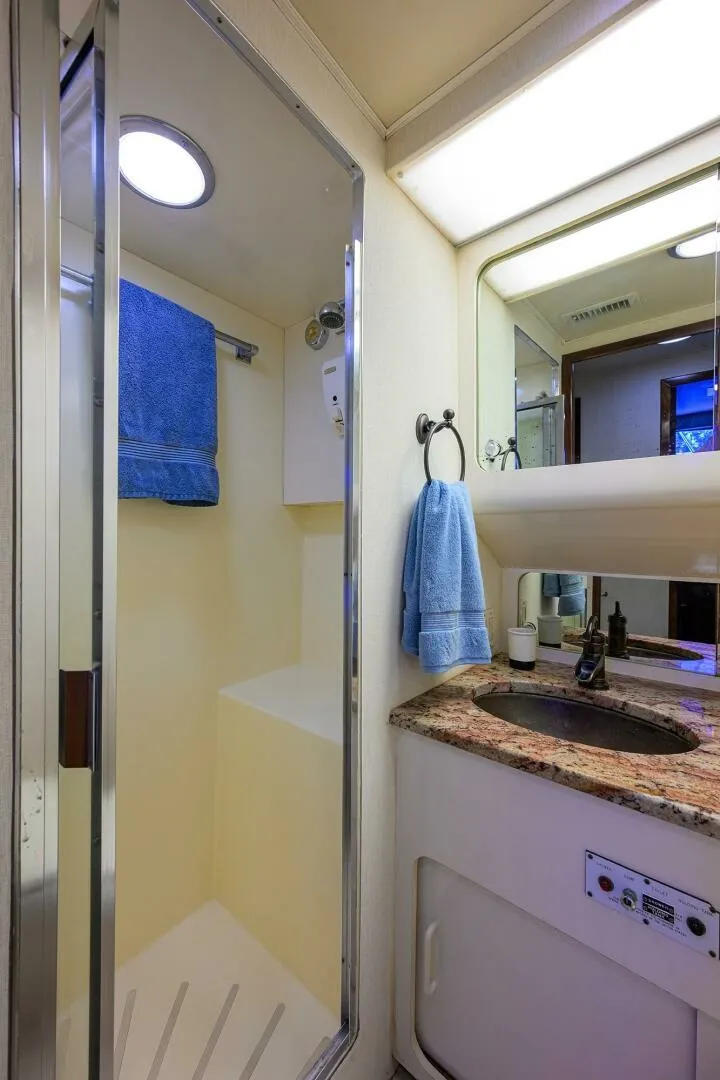 Slide: The Image of Hatteras 78 Cockpit Motor Yacht 1991 - 7650511