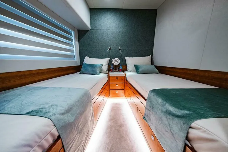 Slide: The Image of Port Guest Cabin Looking Fwd - 7379595