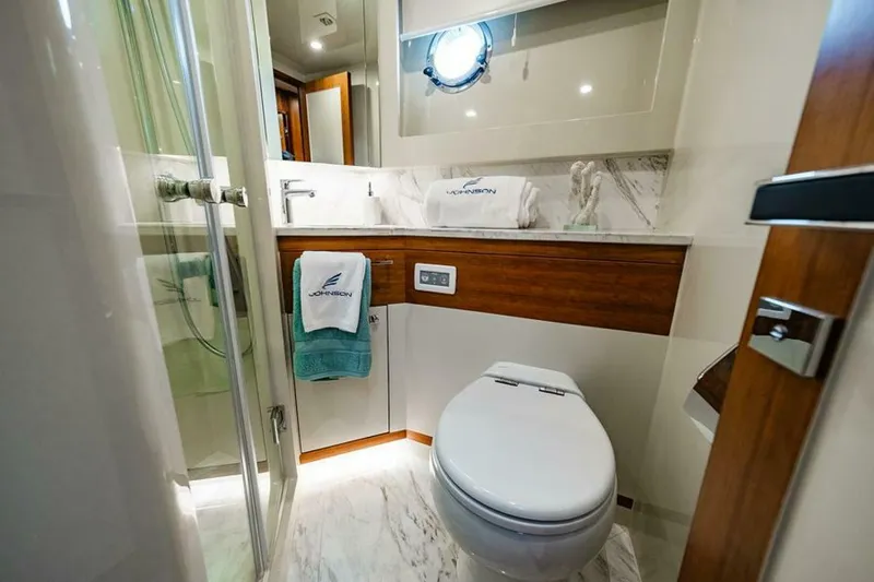 Slide: The Image of Guest Head   - 5935305