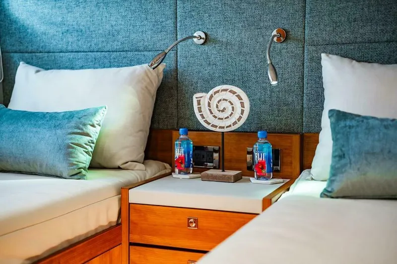Slide: The Image of Nightstand - 7379599
