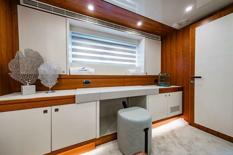 Slide: The Image of Portside Vanity - 7379590