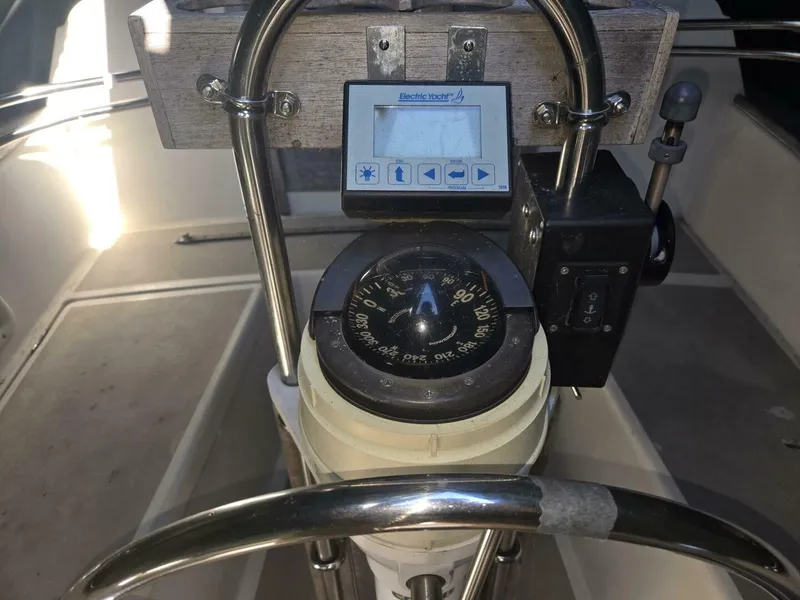 Slide: The Image of O'Day 28 1983 - 5935528