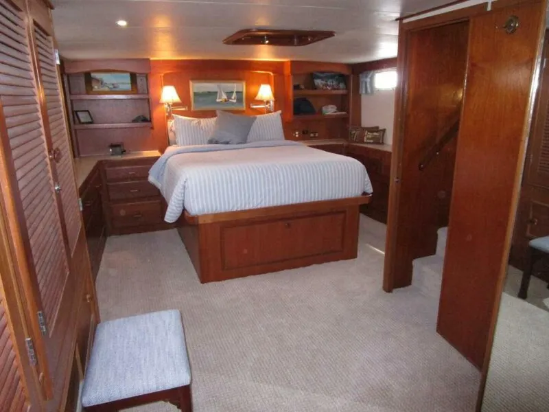Slide: The Image of Huge Master Cabin  - 5935377