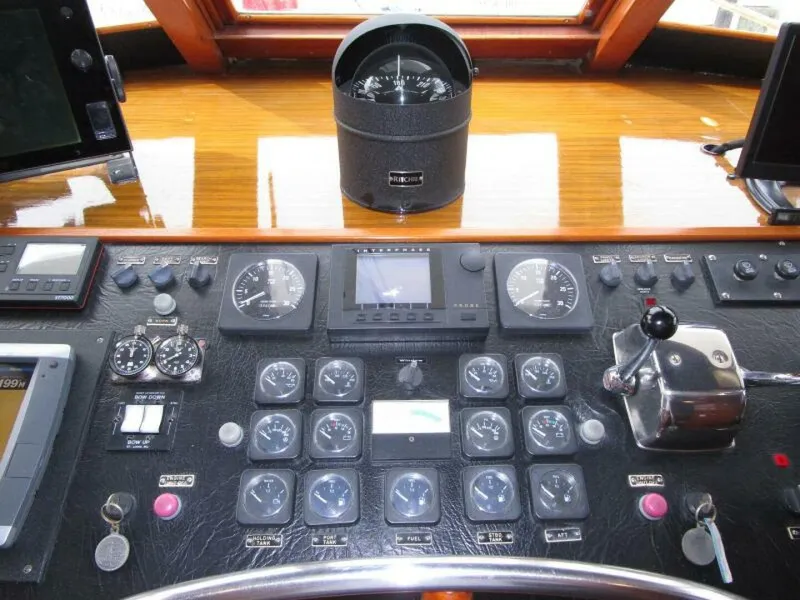 Slide: The Image of Helm Center   - 5935356