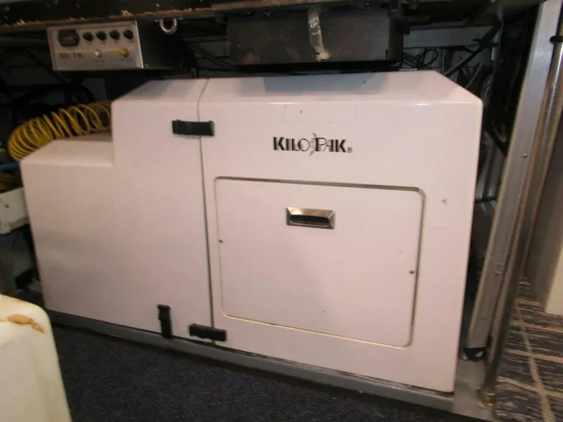 Slide: The Image of Newer 15kW Generator   - 5935407
