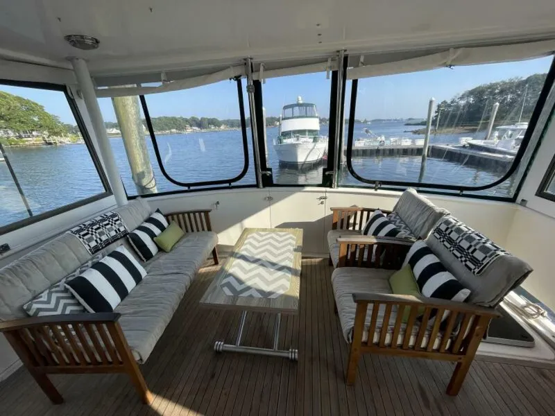 Slide: The Image of Heritage East 40 Sundeck 1987 - 5935473