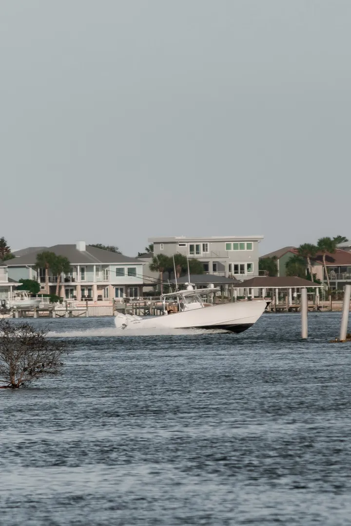 Slide: The Image of Valhalla Boatworks V37 2020 - 6019656