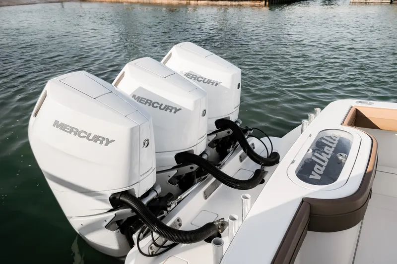 Slide: The Image of Valhalla Boatworks V37 2020 - 6019681