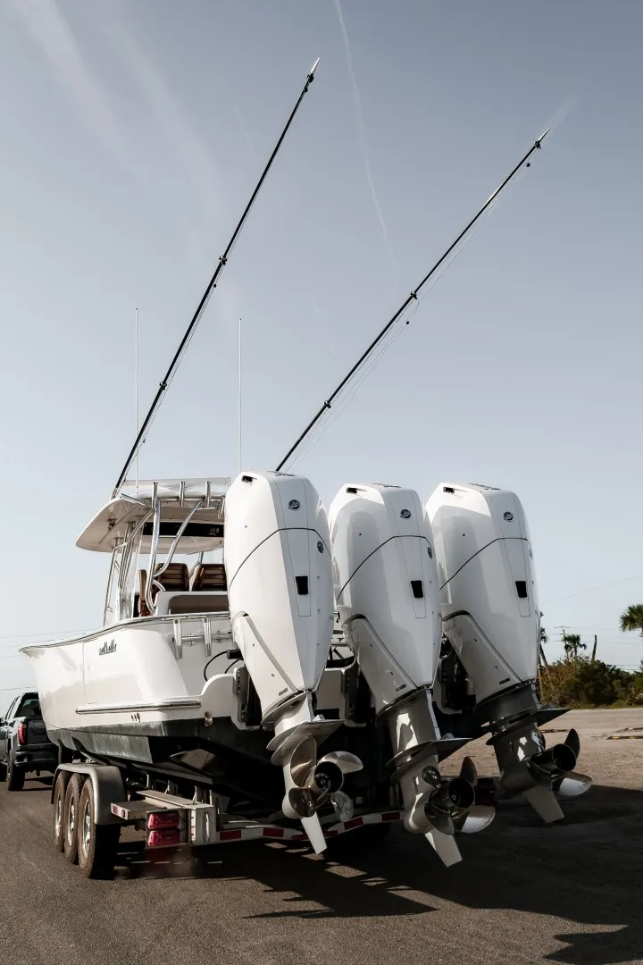 Slide: The Image of Valhalla Boatworks V37 2020 - 6019696